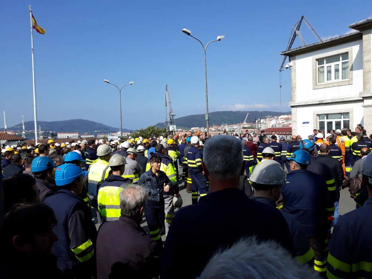 Traballadores de Navantia na Ría de Ferrol.