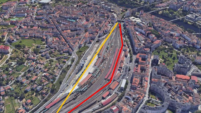 Trazado de entrada do AVE en Ourense, en vermello, fronte ao trazado planeado, en amarelo, que permitu00eda que a cidade recuperase terreo fronte ás vu00edas