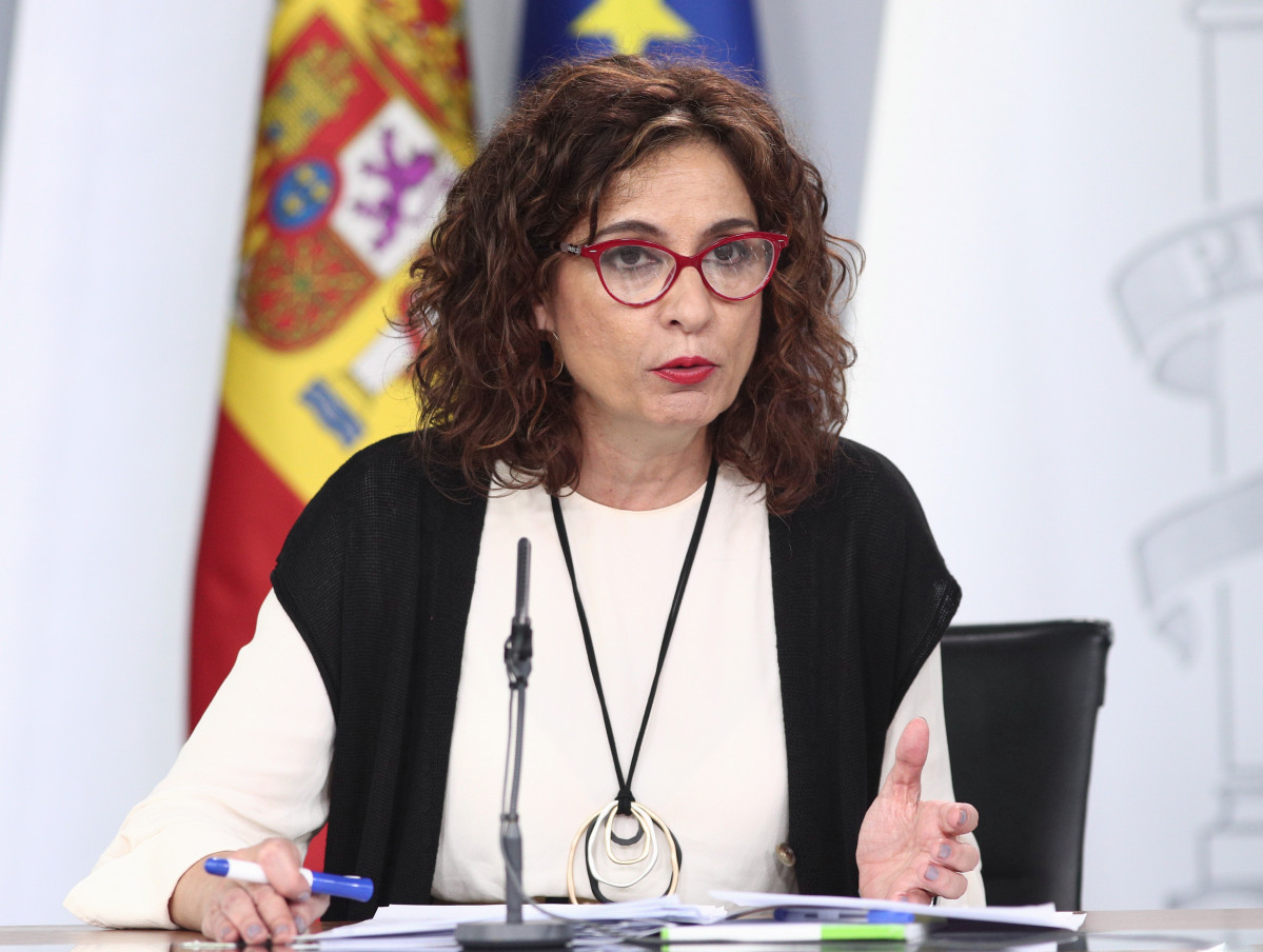 A ministra de Facenda, María Jesús Montero, intervén na rolda de prensa posterior ao Consello de Ministros convocada ante os medios para informar sobre o coronavirus, na Moncloa, Madrid (