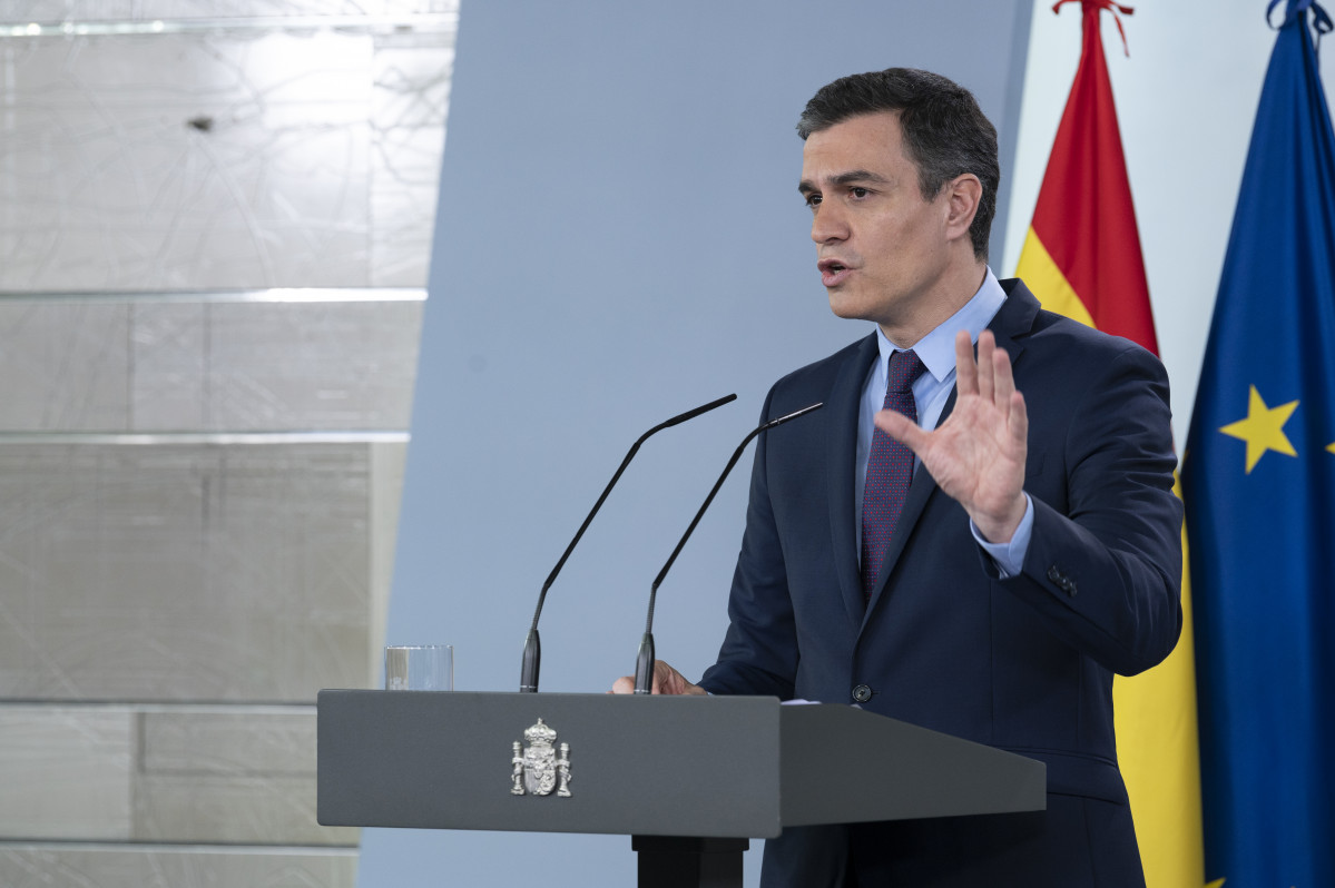 O presidente do Goberno, Pedro Sánchez, durante unha rolda de prensa desde a Moncloa polo estado de alarma do Covid-19