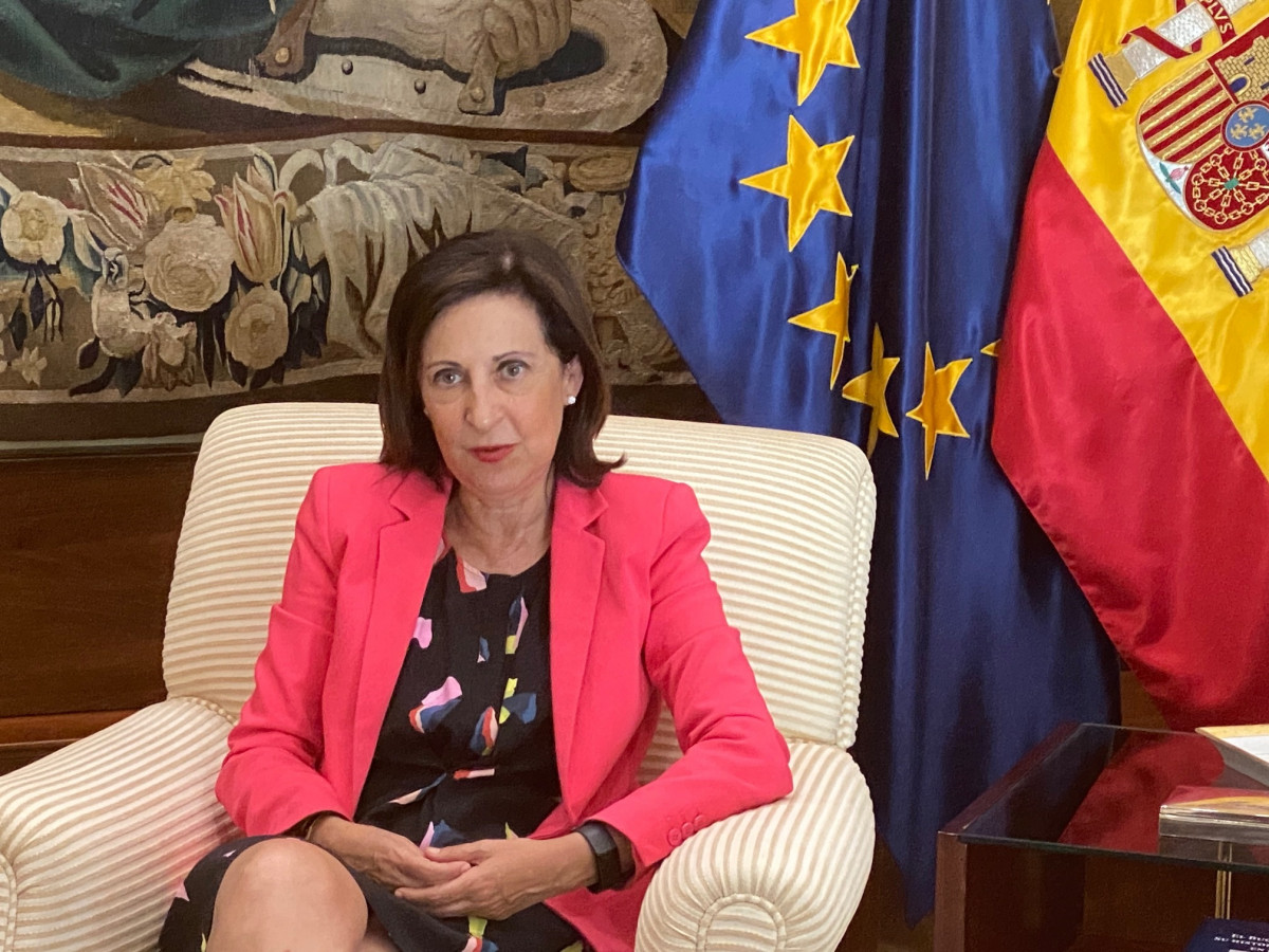 A ministra de Defensa, Margarita Robles, durante a entrevista con Europa Press