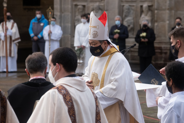 O Nuncio da súa Santidade o Papa de Roma, durante o acto solemne de apertura da Porta Santa da Catedral de Santiago.