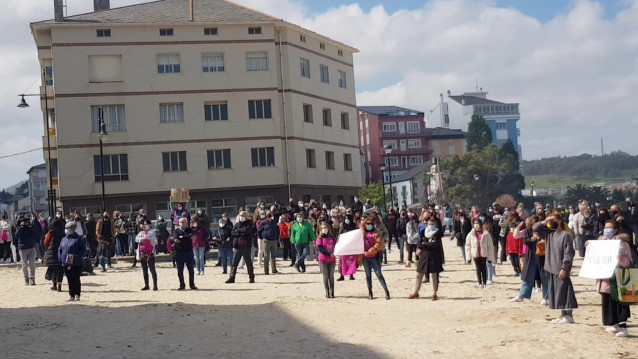 Manifestación convocada en San Cibrao, en Cervo (Lugo), en apoio ás 87 mulleres afectadas polas gravacións das festas da Maruxaina en 2019.