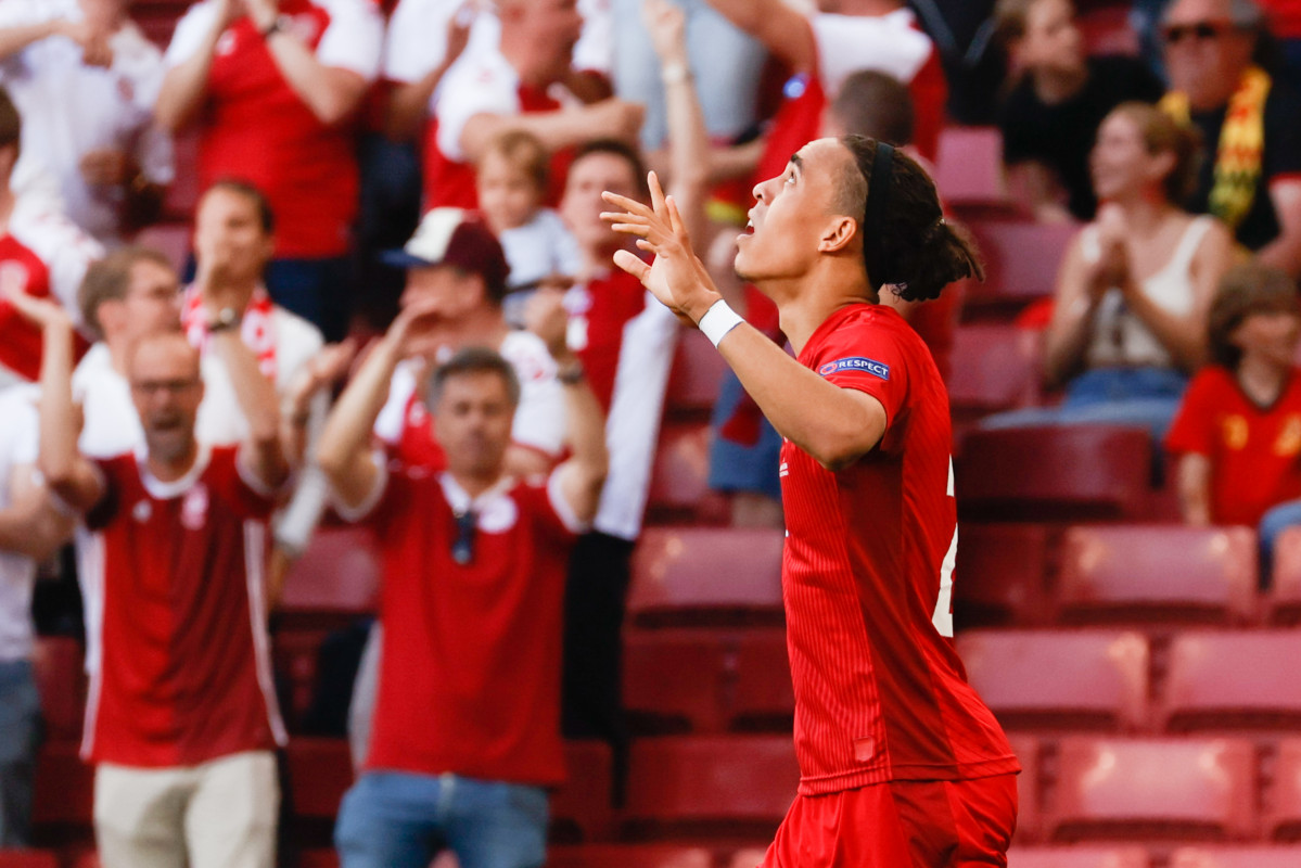Yussuf Poulsen celebra un gol de Dinamarca que xoga este sábado no primeiro partido de oitavos na Eurocopa 2020