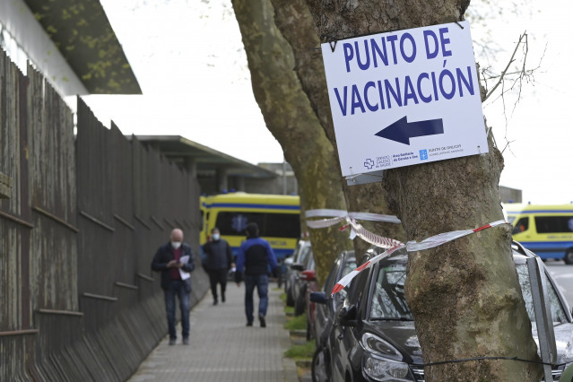 Arquivo - A Coruña Hospital Marítimo de Oza onde se retoma a vacinación con Astrazeneca a persoas con idades comprendidas entre os 50 e os 55 anos 24/03/2021 Foto: M. Dylan / Europa Press