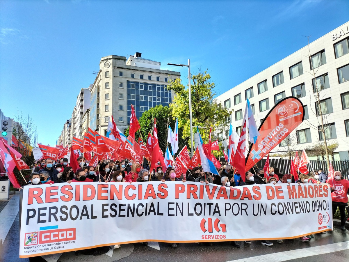 Manifestaciu00f3n de traballadoras de residencias nunha foto do BNG de Vigo