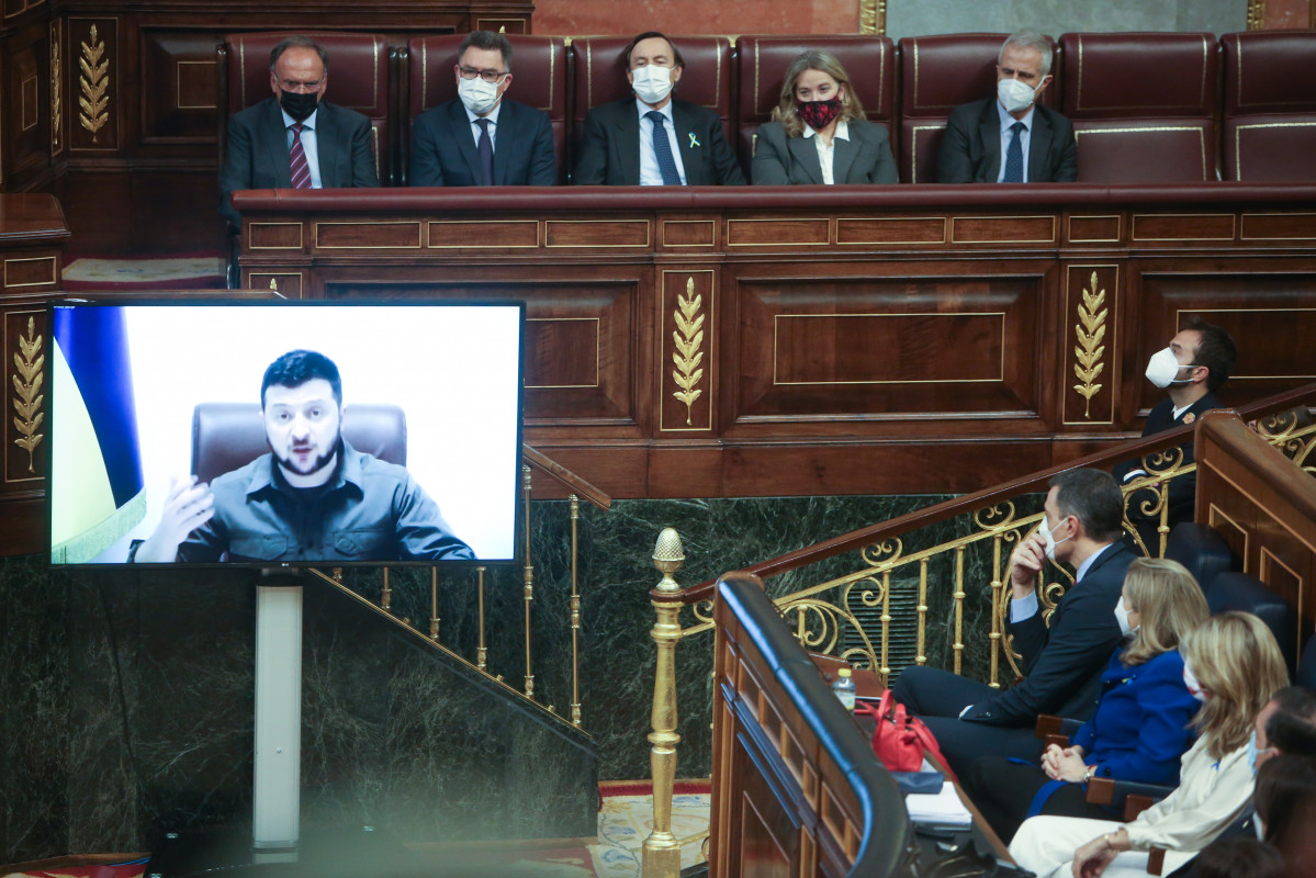 O presidente de Ucraína, Volodímir Zelenski, intervén telemáticamente no hemiciclo do Congreso