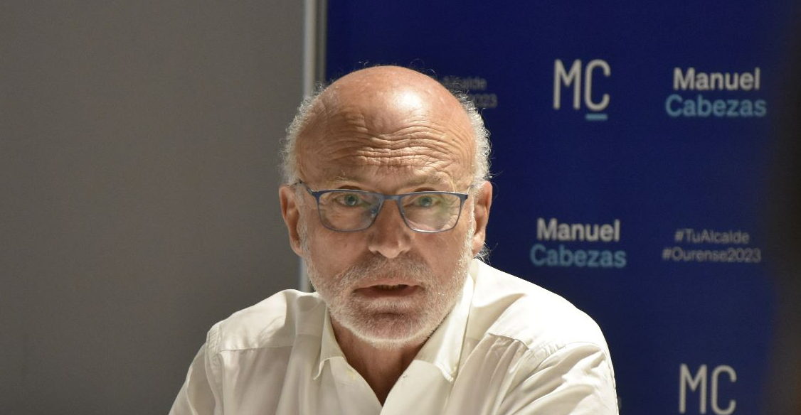 Manuel Cabezas en la sede del PP de Ourense