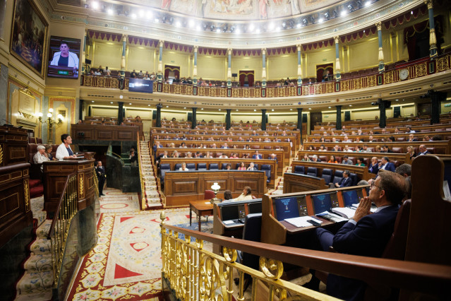 La diputada de EH Bildu Mertxe Aizpurua interviene durante una sesión plenaria en la se aprueba el uso de las lenguas cooficiales en el Congreso de los Diputados, a 19 de septiembre de 2023, en Madrid (España). La aprobación 'exprés' del uso del catalán,
