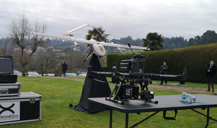 Dronefinder en su presentaciu00f3n en la AXEGA en una imagen del organismo en A Estrada