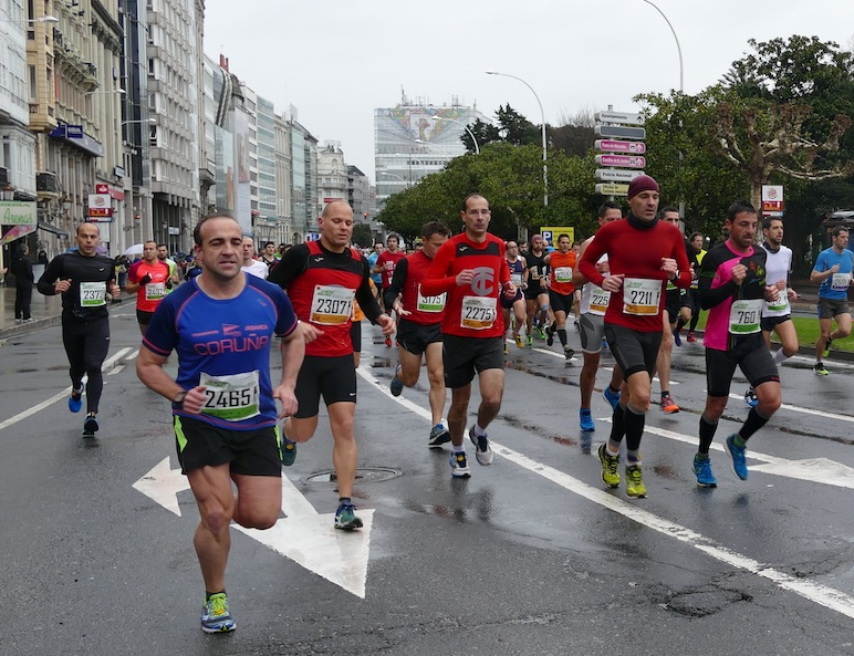 Maratonianos compitiendo en A Coruu00f1a en una imagen del Ayuntamiento