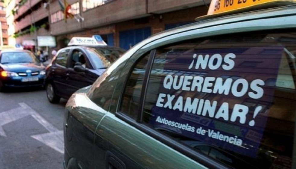 Huelga examinadores autoescuelas 1 1