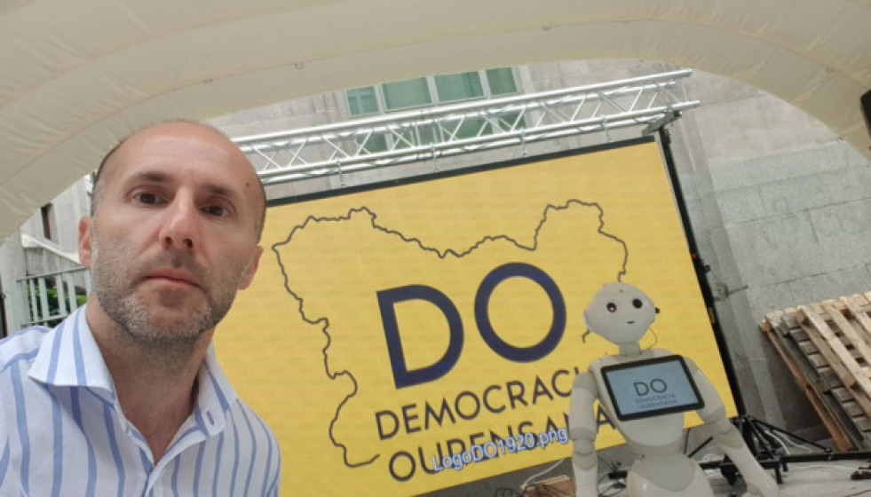 Selfierobotdemocraciaourense