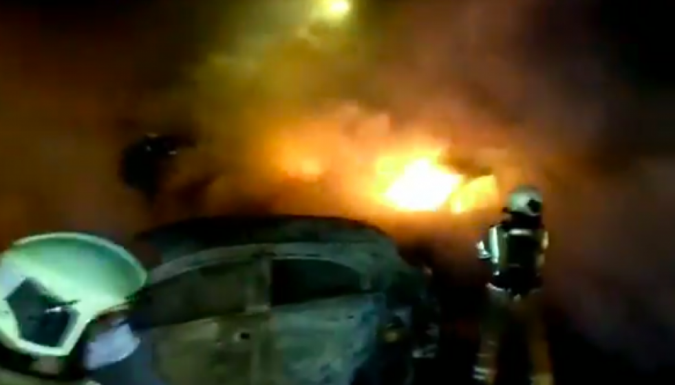 IncediodecochesenRaPossedeACoruaenunaimagendebombeiroscoruna