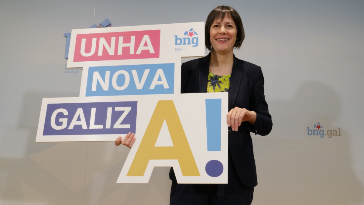 Ana Pontu00f3n co lema de precampau00f1a do Bloque, que pon o foco na su00faa persoa como posu00edbel primeira muller presidenta do pau00eds