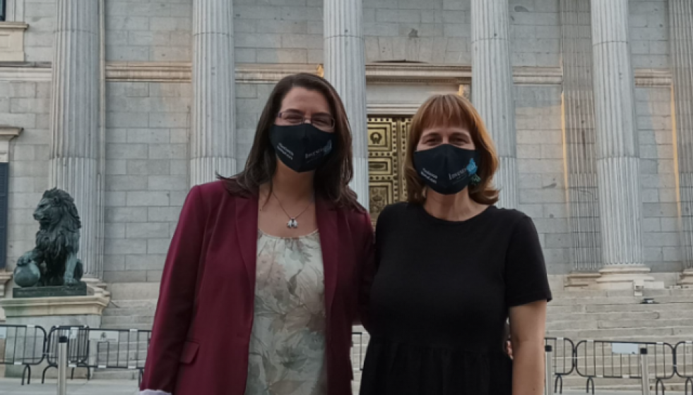 VanessaValdiglesiaseZulemaVareladeInvestigalfrentealCongresodelosDiputadosenMadrid