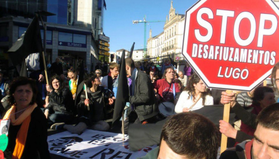 UnapasadaaccindeprotestadelaPlataformaStopDeshauciosdeLugoenunafotodesuFacebook