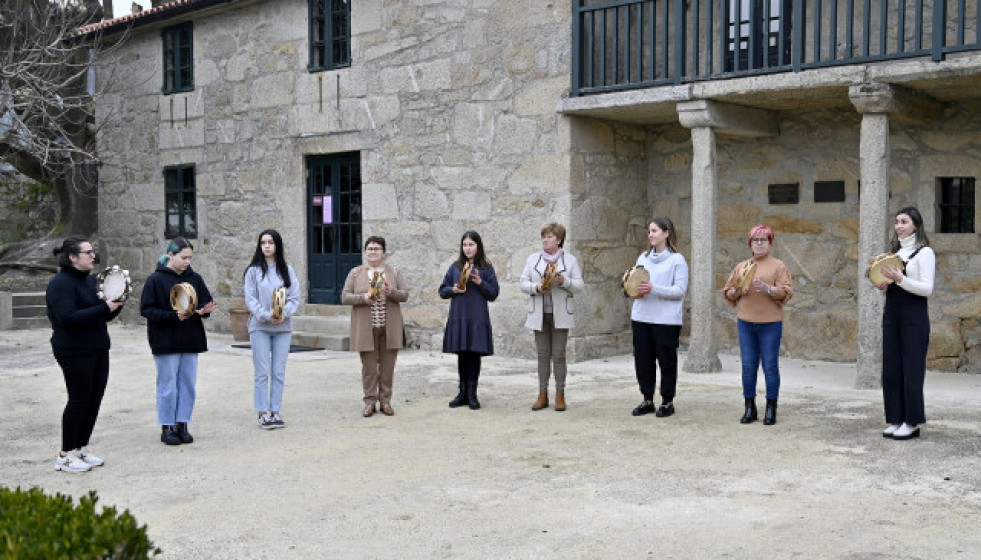 Pandeireteiras gravando casa Rosalia ALF4431