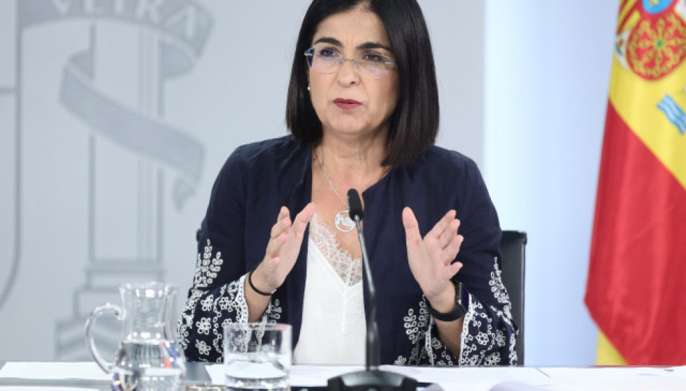 La ministra de Sanidad, Carolina Darias, en una rueda de prensa, posterior al Consejo de Ministros, en el Complejo de la Moncloa, a 5 de julio de 2022, en Madrid (España).