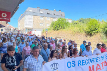 ManifestacioncontralosrecortesdelSERGASenPonteCaldelas