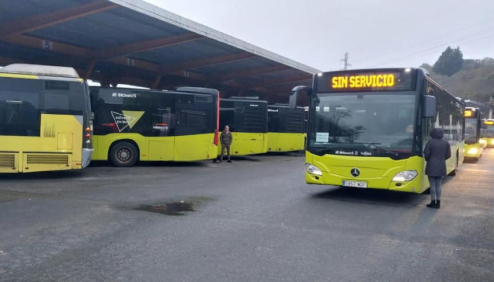 ImagendeunahuelgadeautobusesenunaimagendeComisinsObreiras