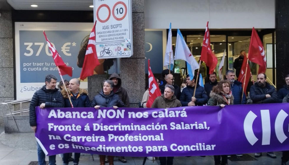 Manifestación de CIG frente a Abanca en una imagen del sindicato