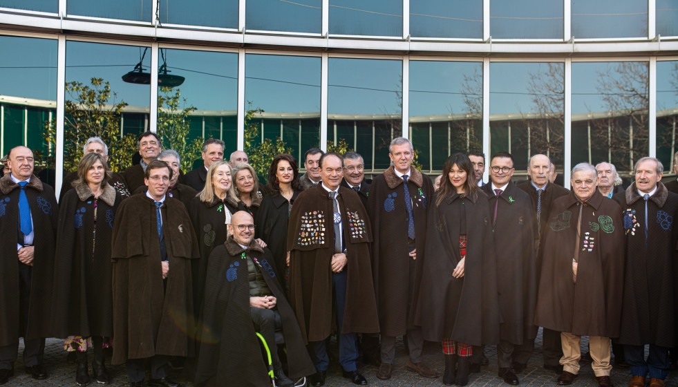 Archivo - Foto de familia de los asistentes a la LVI Feira do Cocido de Lalín, a 4 de febrero de 2024, en Lalín, Pontevedra, Galicia.