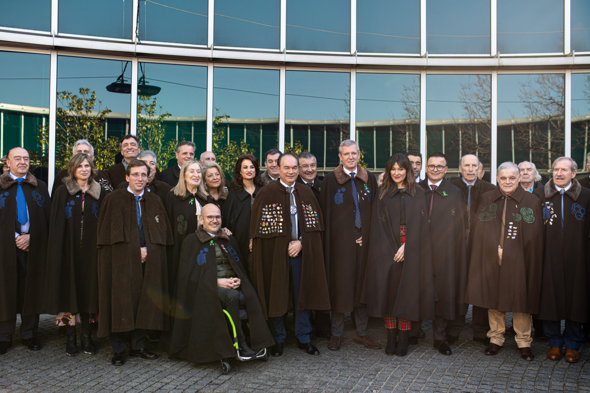 Archivo - Foto de familia de los asistentes a la LVI Feira do Cocido de Lalín, a 4 de febrero de 2024, en Lalín, Pontevedra, Galicia.