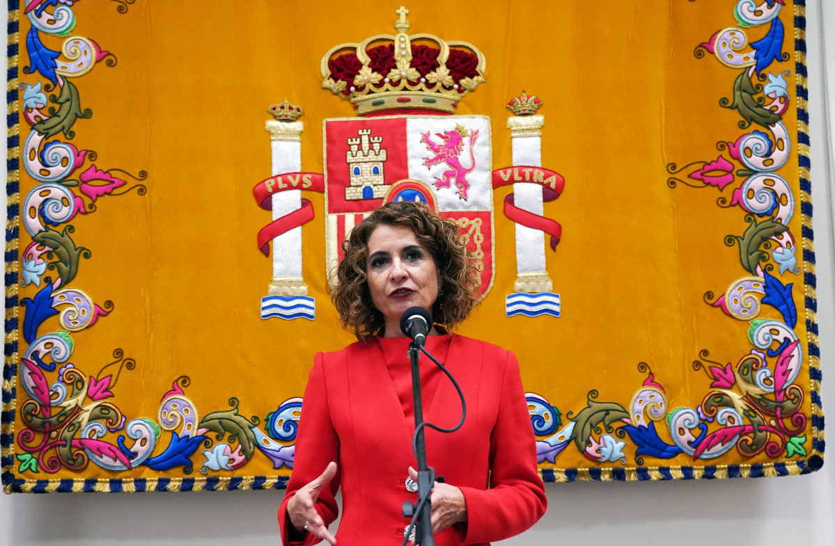 La vicepresidenta primera del Gobierno y ministra de Hacienda, María Jesús Montero, interviene durante el acto de reconocimiento de Manuel José García Caparrós. A 27 de febrero de 2025, en Málag