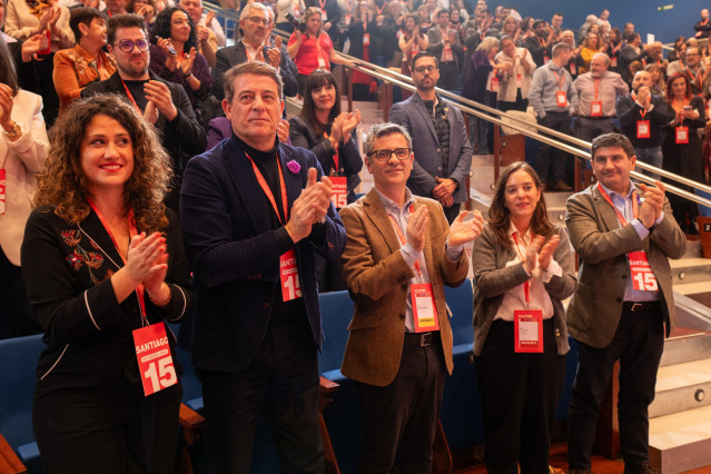 El secretario general del PSdeG, José Ramón Gómez Besteiro, el ministro de la Presidencia, Félix Bolaños, la alcaldesa de A Coruña, Inés Rey, y el delegado del Gobierno en Galicia, Pedro Blanco, durante el XV Congreso del PSdeG.