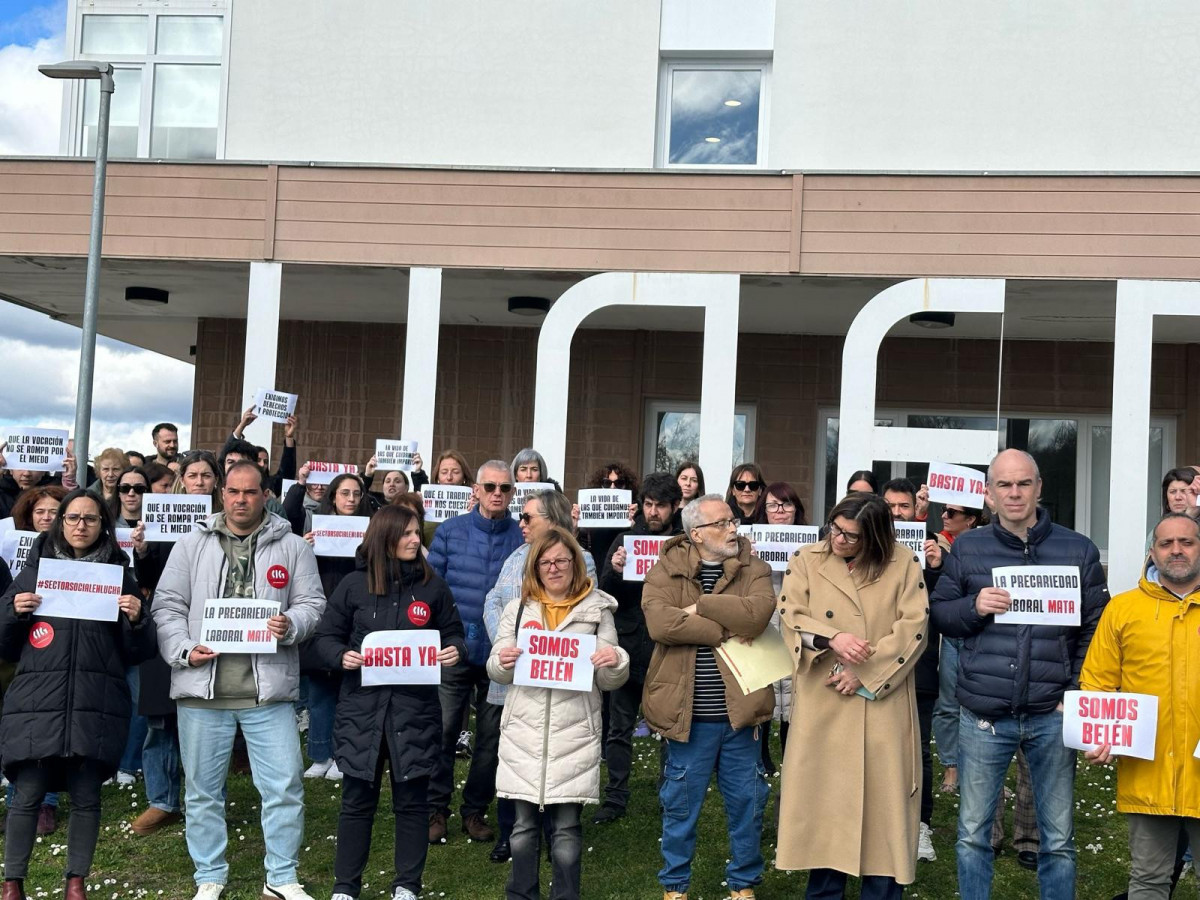 Concentración de educadores sociales en Lugo en una foto del CEESG