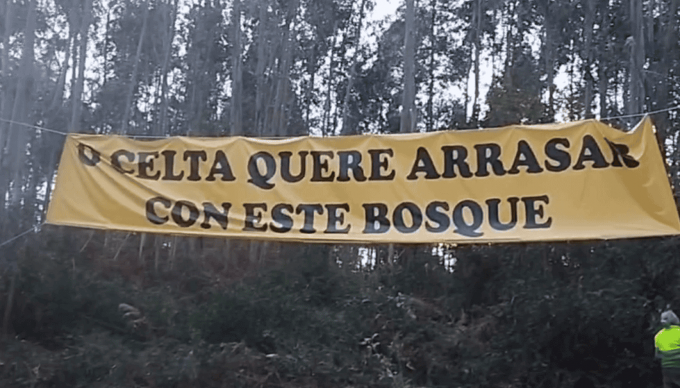 Pancarta de Ecologistas en Acción contra la ciudad deportiva Afouteza