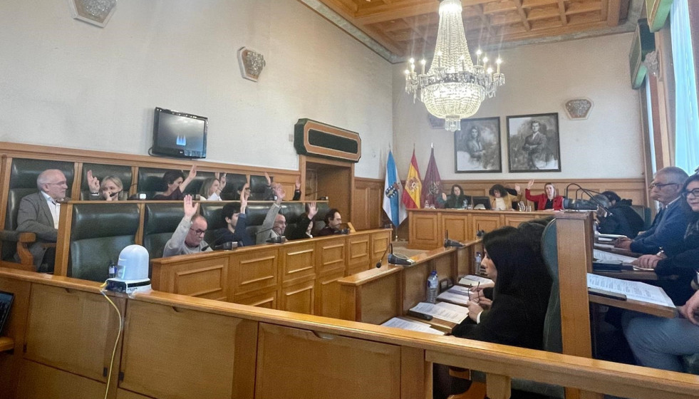 Archivo - Pleno del Ayuntamiento de Santiago.