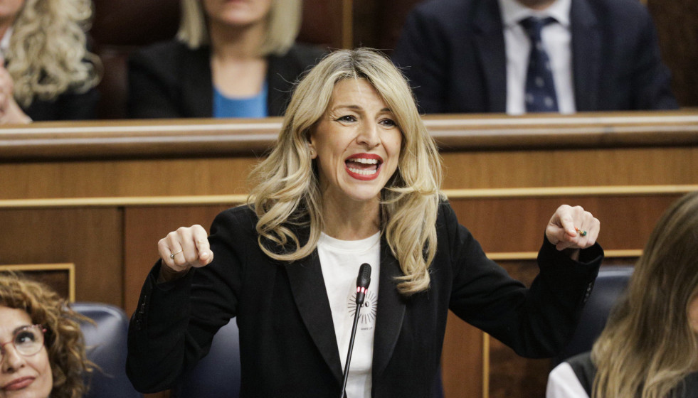 Archivo - La vicepresidenta segunda y ministra de Trabajo, Yolanda Díaz, interviene durante un pleno en el Congreso de los Diputados, a 12 de marzo de 2025, en Madrid (España).