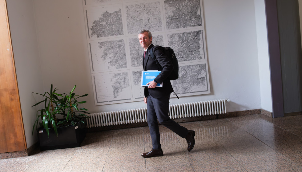 O titular do Executivo galego, Alfonso Rueda, preside a reunión do Consello da Xunta. Sala do Consello, 05/05/25.