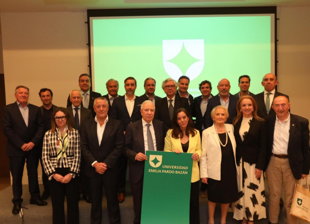 Presentaciu00f3n de CESUGA a la que acudiu00f3  Inu00e9s Rey