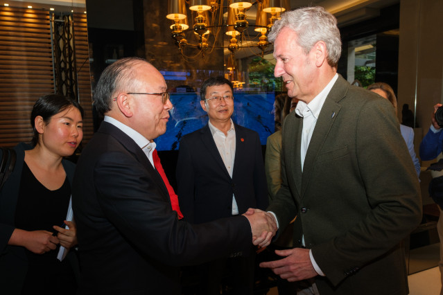 El presidente de la Xunta, Alfonso Rueda, se reúne con el  presidente y miembros de la directiva del CITIC Group.