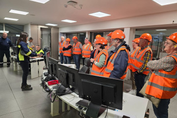 Visita de una delegación a Altri