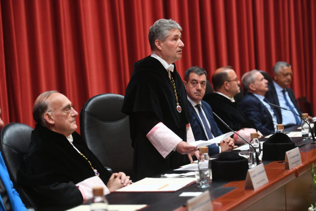 Archivo - El rector de la Universidade da Coruña (UDC), Ricardo Cao