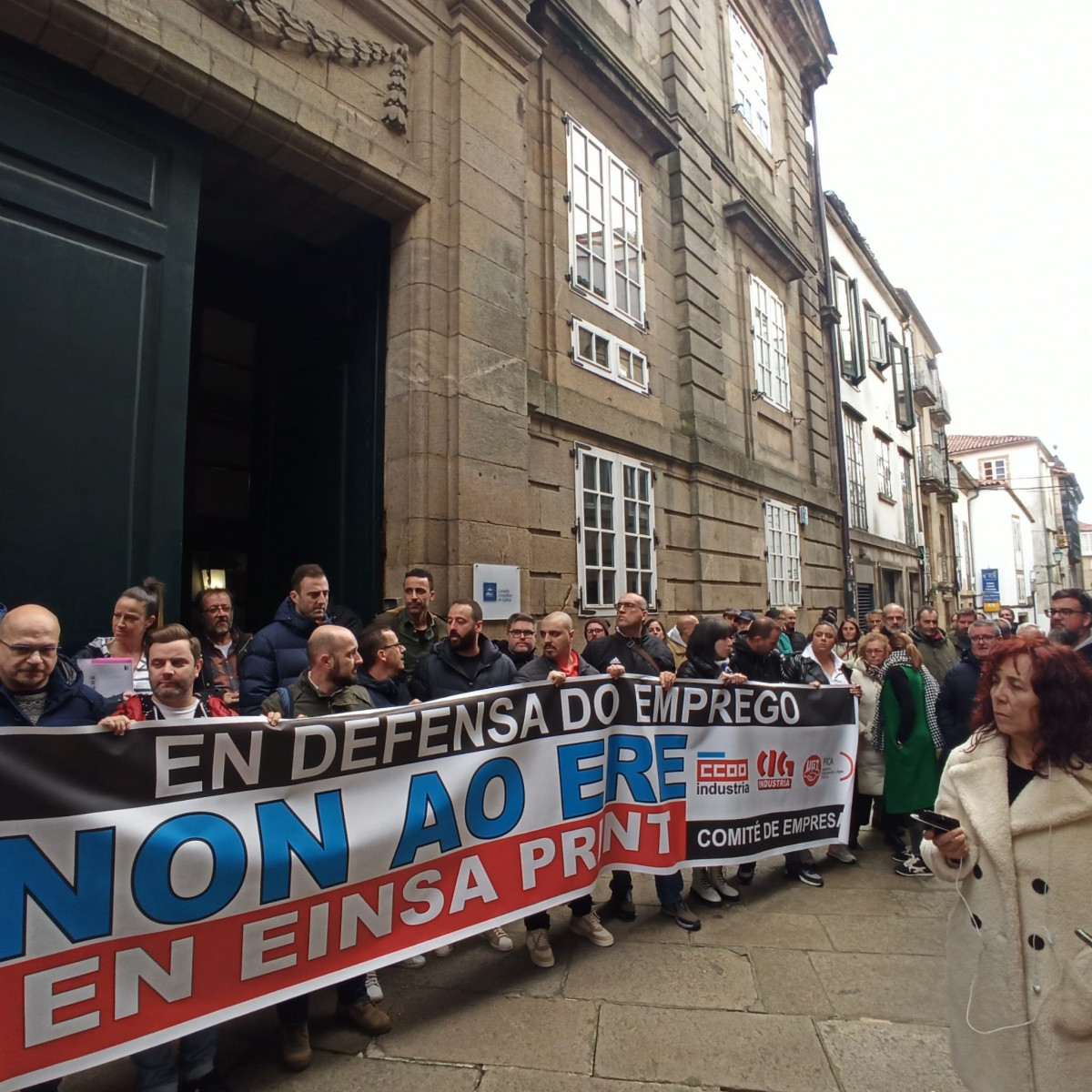 Archivo - Protesta de Einsa Print ante el Consello Galego de Relacións Laborais