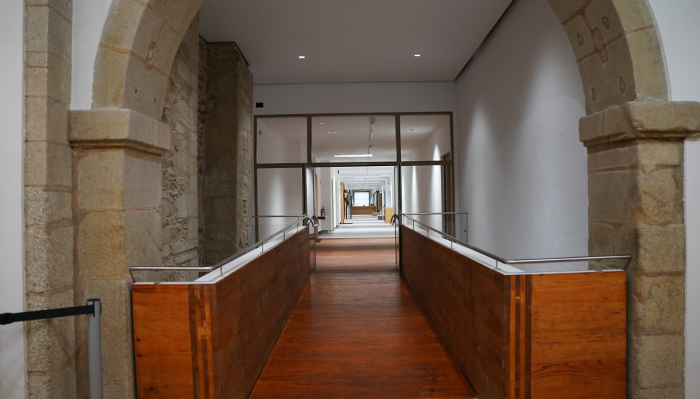 Pasarela de unión entre el Museo do Pobo Galego y San Domingos de Bonaval.