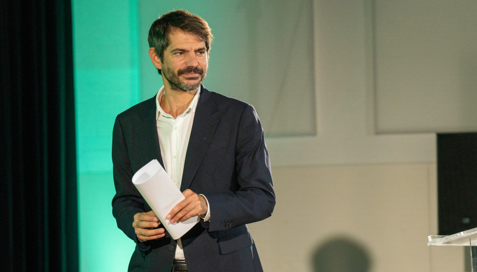 Archivo - El ministro de Cultura, Ernest Urtasun, durante la presentación institucional del X Encuentro Cultura y Ciudadanía, en el Auditorio del Centro Galego de Arte, a 25 de septiembre de 2024, e