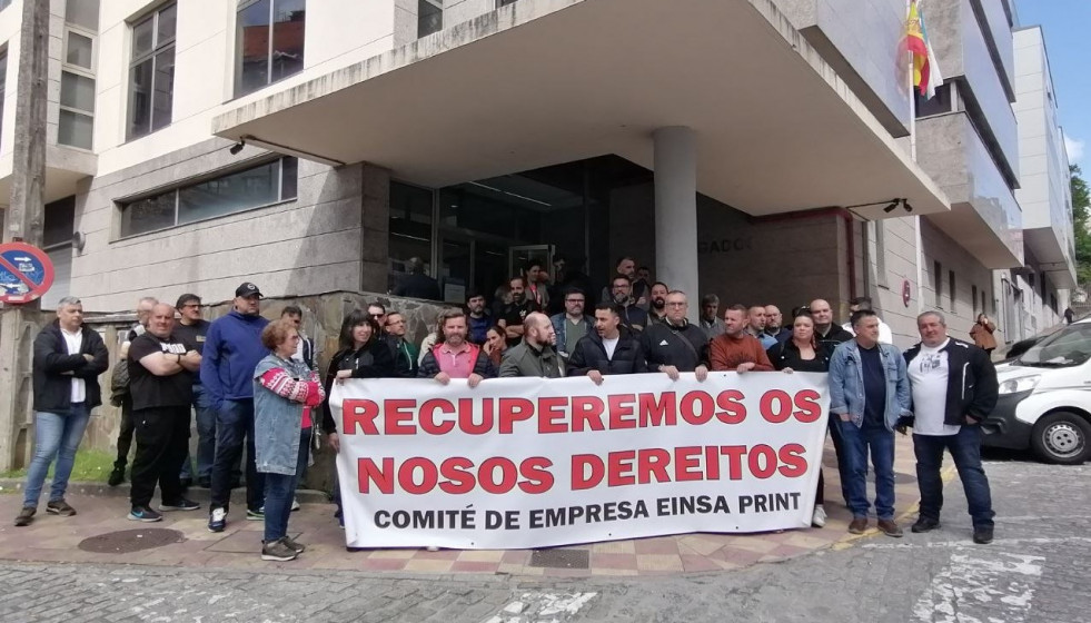 Concentración de los trabajadores de Einsa Print.