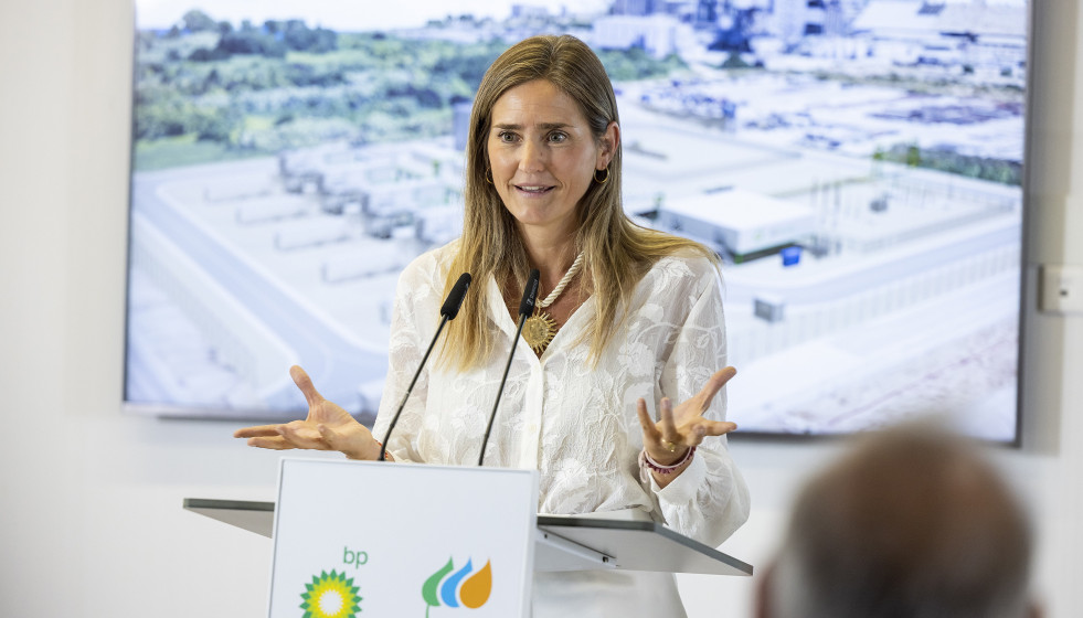 Archivo - La secretaria de Estado de Energía del Ministerio para la Transición Ecológica y el Reto Demográfico, Sara Aagesen, interviene durante la presentación del proyecto de hidrógeno renovab