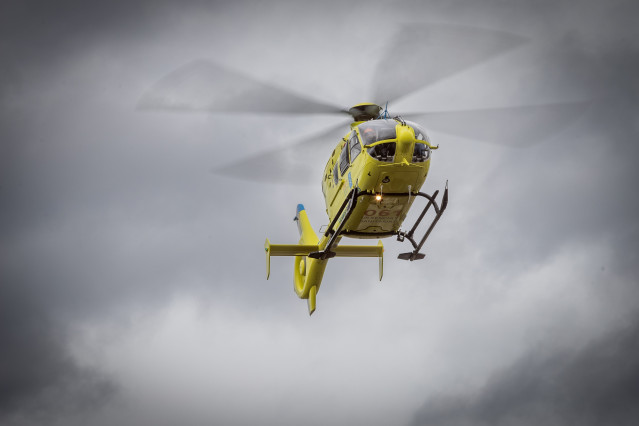Archivo - Helicóptero del 061, , a 7 de marzo de 2025, en Santiago de Compostela,