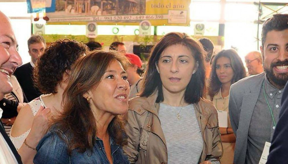 La directiva de Greenalia Beatriz Mato y la actual conselleira de Medio Ambiente Ángeles Vázquez cuando las dos eran conselleiras en 2018 en una foto del Concello de Culleredo