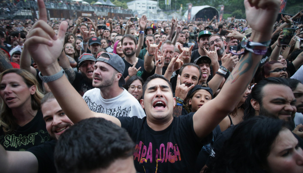 Archivo - Público durante la actuación de Papa Roach en el Resurrection Fest, a 30 de junio de 2023, en Viveiro, Lugo, Galicia (España). Papa Roach es una banda estadounidense de rock y nu metal fu