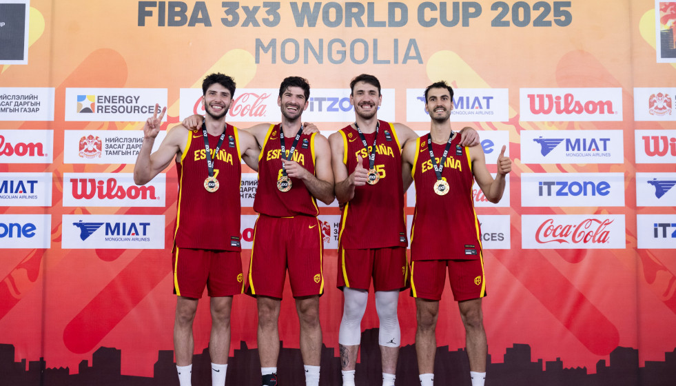 El equipo español de baloncesto 3x3 celebra su triunfo en el mundial
