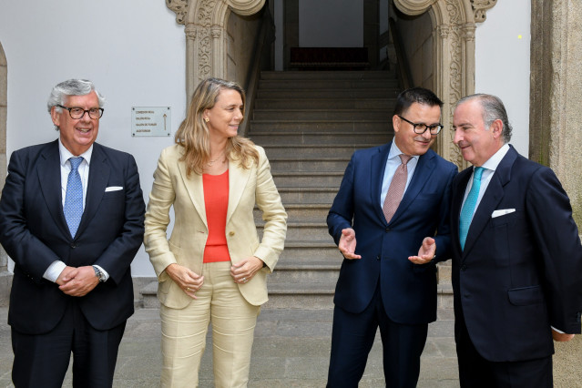 Comida coloquio de CEG y Cepyme con el conselleiro de Emprego y el director general de Sabadell Gallego