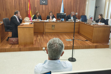 Un exempleado de una oficina de Abanca de Vigo acepta dos años de cárcel por apropiarse de 139.000 euros de una clienta.